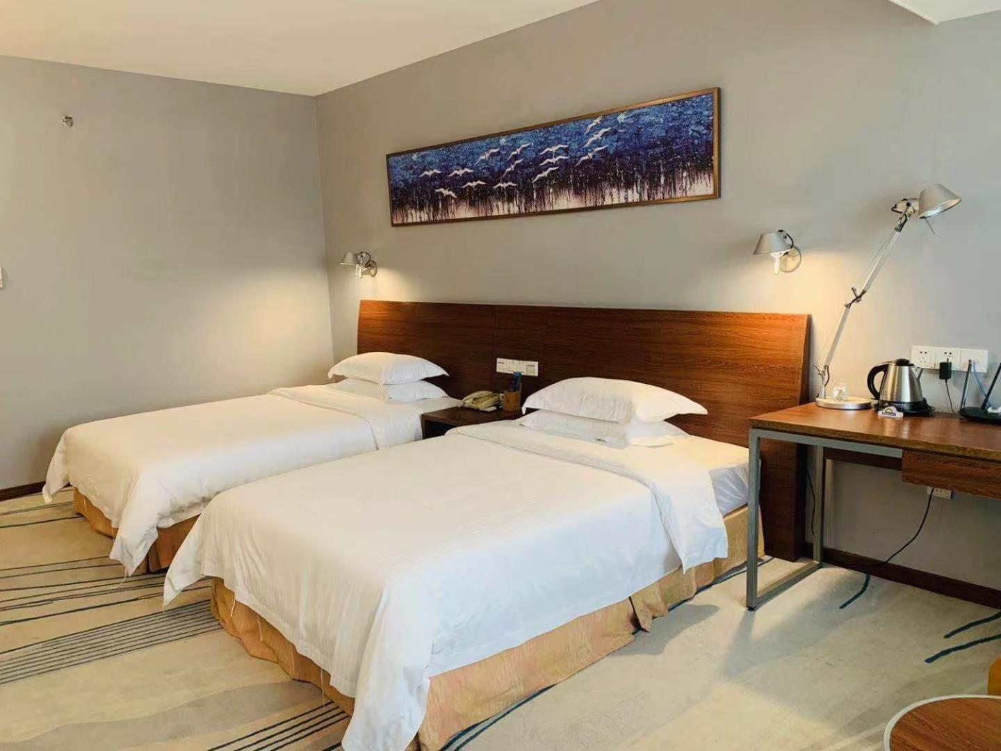 Days Inn Гуанчжоу Экстерьер фото