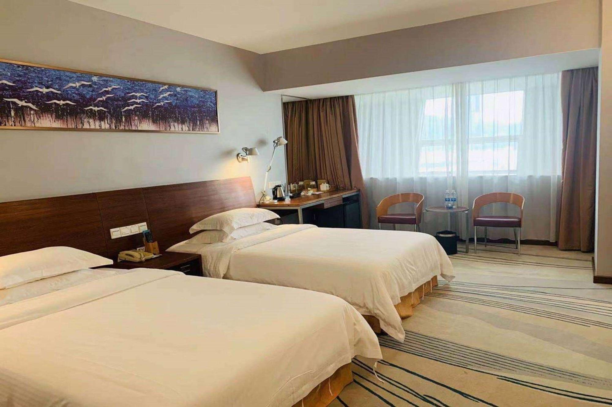 Days Inn Гуанчжоу Экстерьер фото