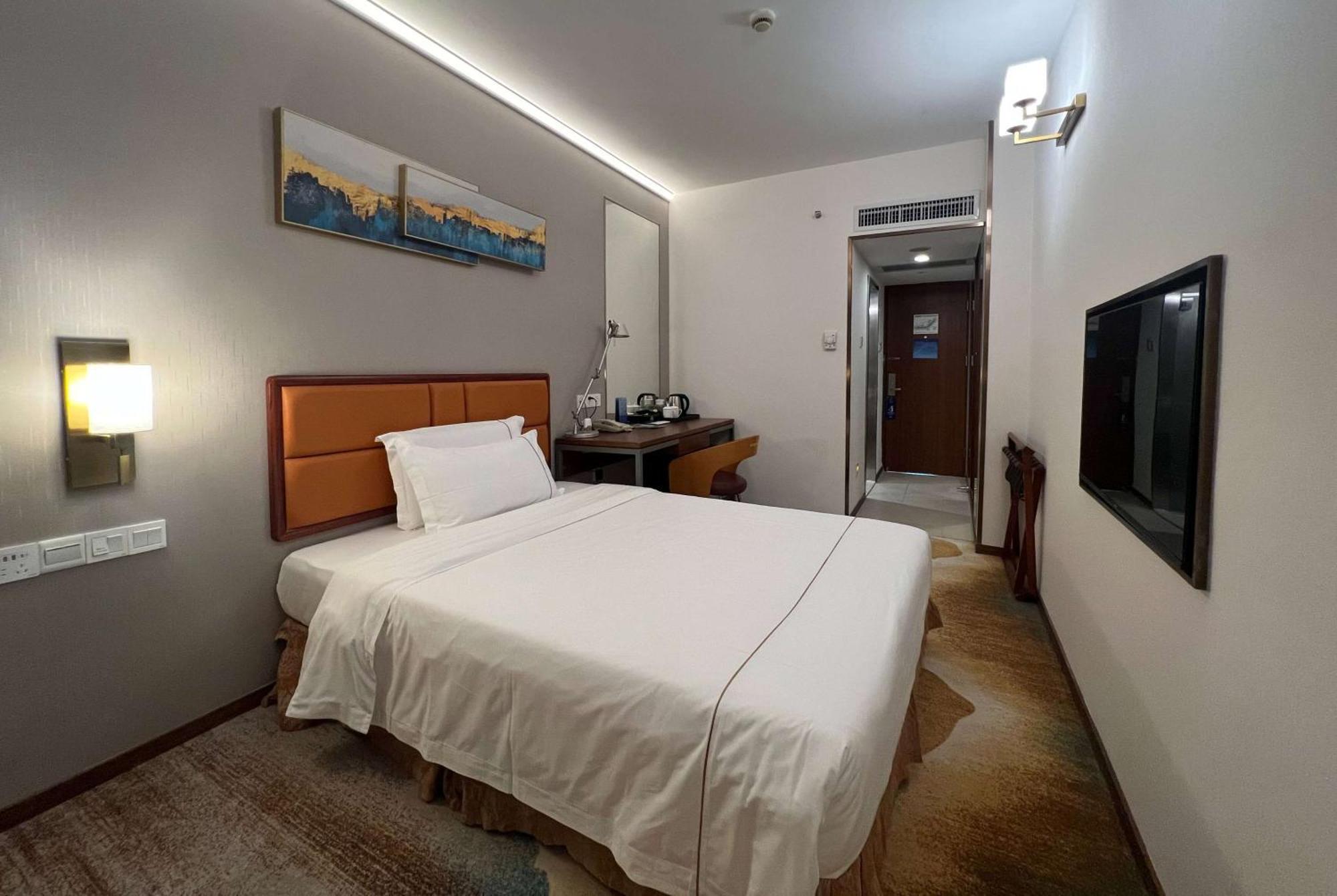 Days Inn Гуанчжоу Экстерьер фото