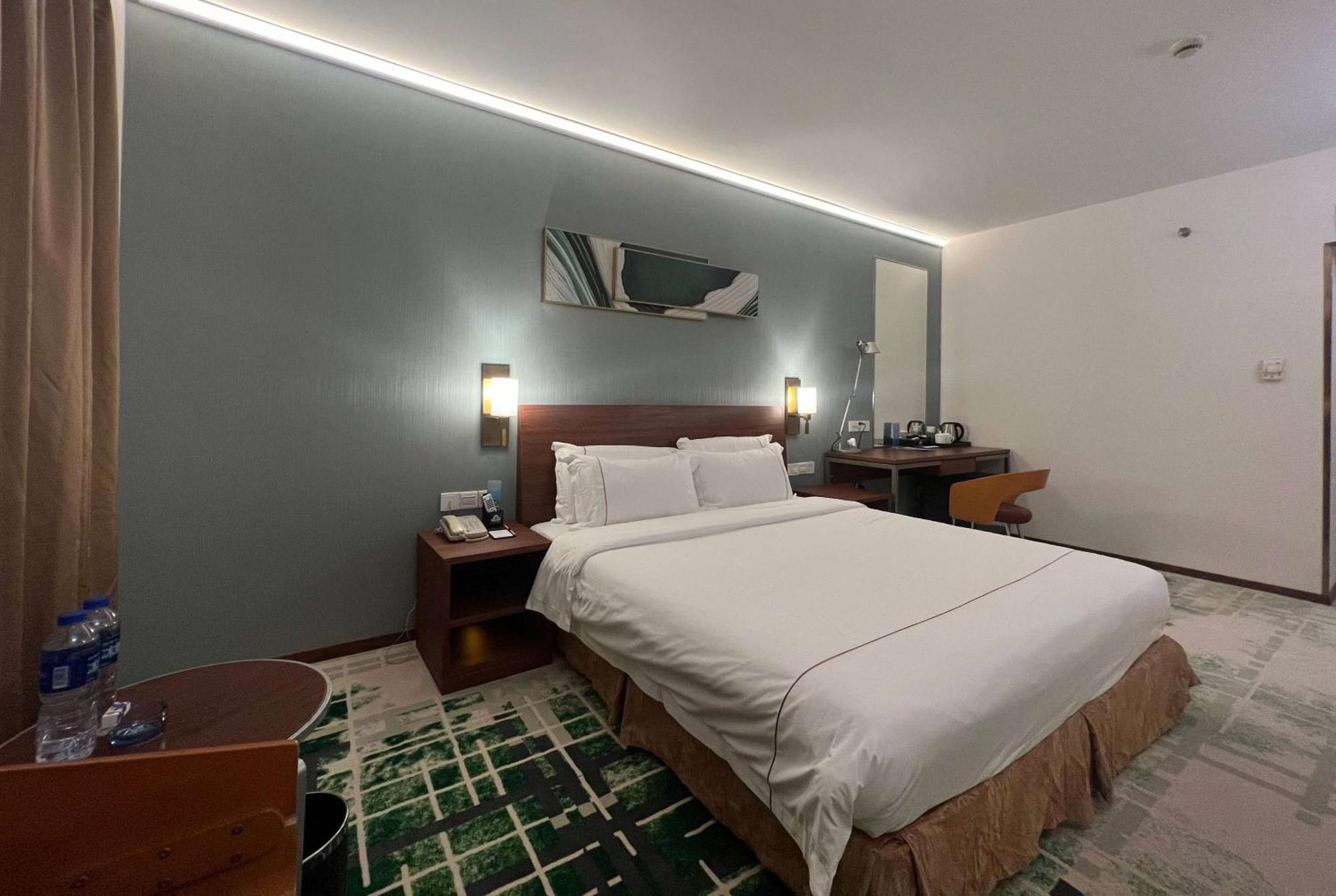 Days Inn Гуанчжоу Экстерьер фото